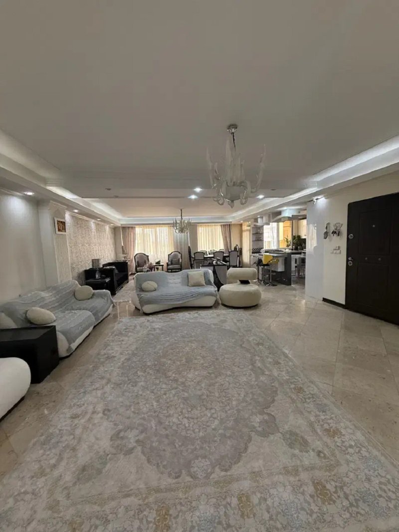 آپارتمان 162 متری سه خوابه در نیروی هوایی تهران13589521894