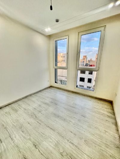 آپارتمان 121 متری سه خوابه در نیروی هوایی تهران