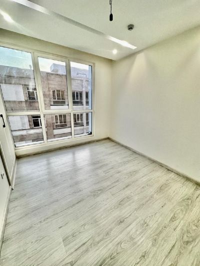 آپارتمان 121 متری سه خوابه در نیروی هوایی تهران