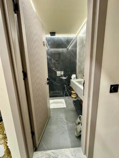 آپارتمان 102 متری دو خوابه در نیروی هوایی تهران