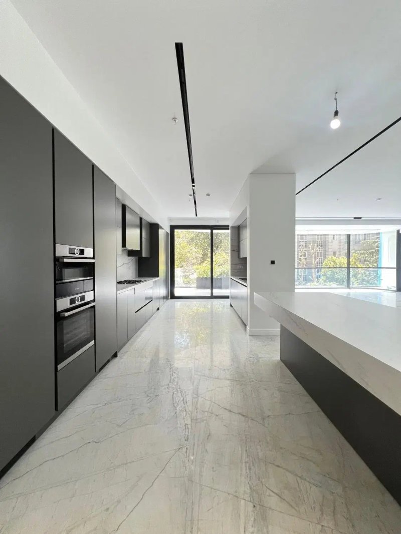 آپارتمان 300 متری سه خوابه در فرمانیه تهران13585321726