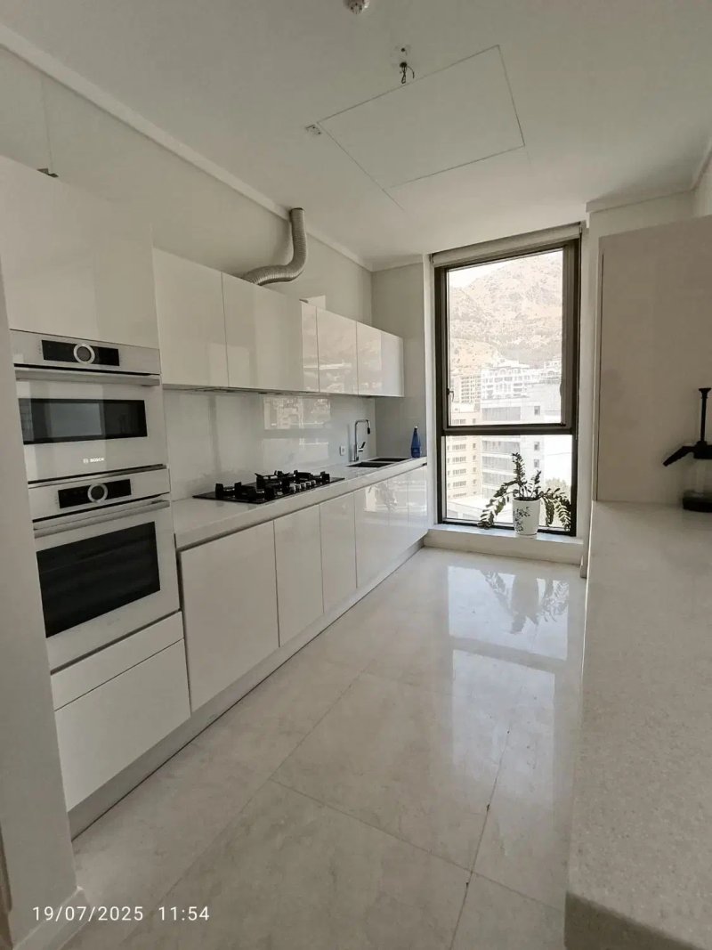 آپارتمان 300 متری چهارخوابه در اقدسیه تهران13586121775