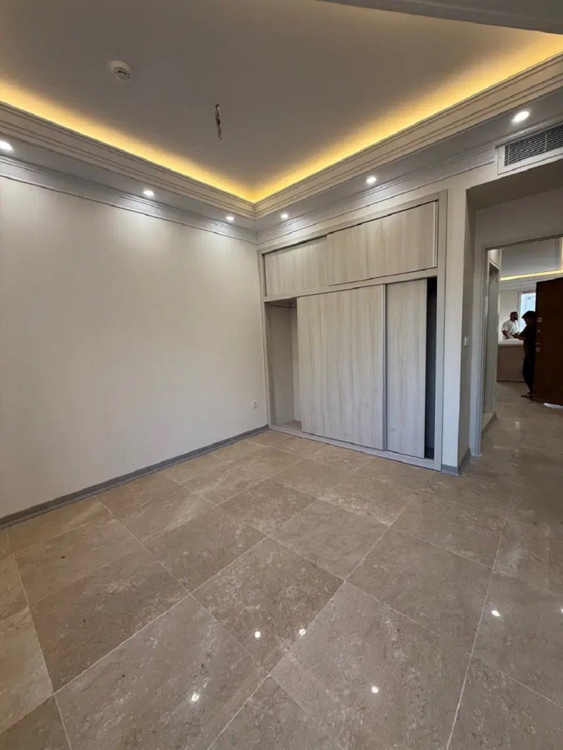 آپارتمان 130 متری سه خوابه در نیروی هوایی تهران13589321890