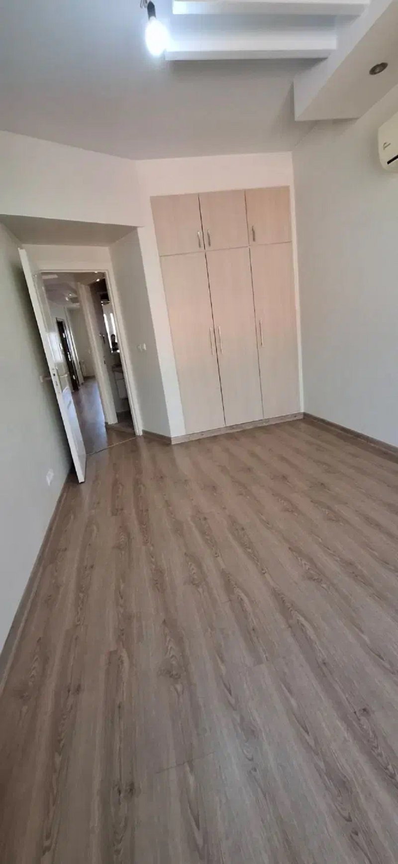 آپارتمان 96 متری دو خوابه در قیطریه تهران13587821831