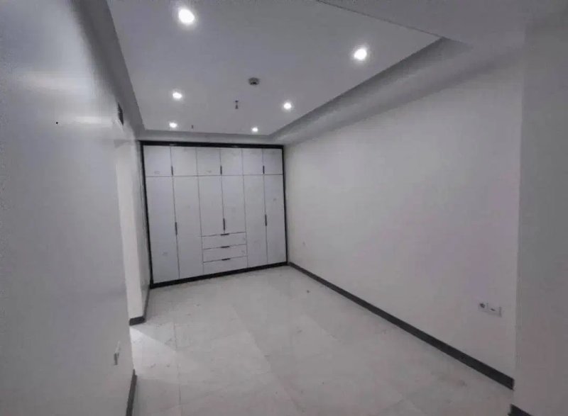 آپارتمان 130 متری سه خوابه در نیروی هوایی تهران13588821856