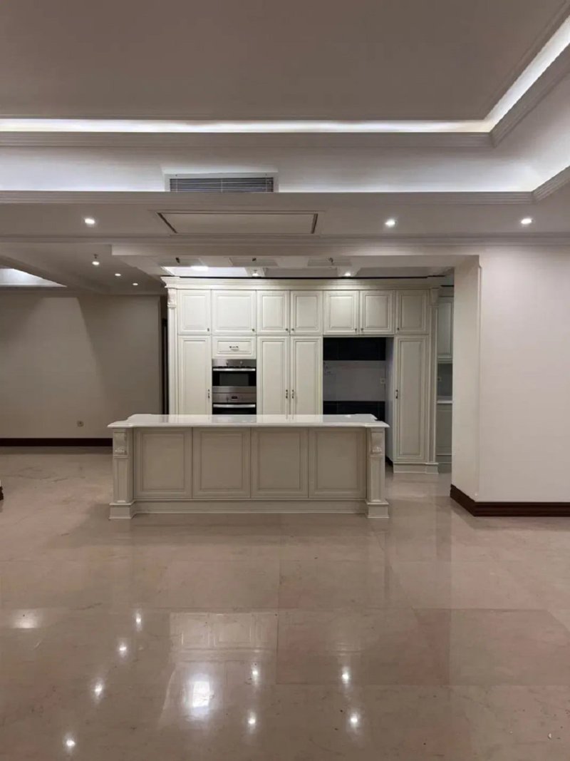 آپارتمان 210 متری سه خوابه در فرمانیه تهران13593122059