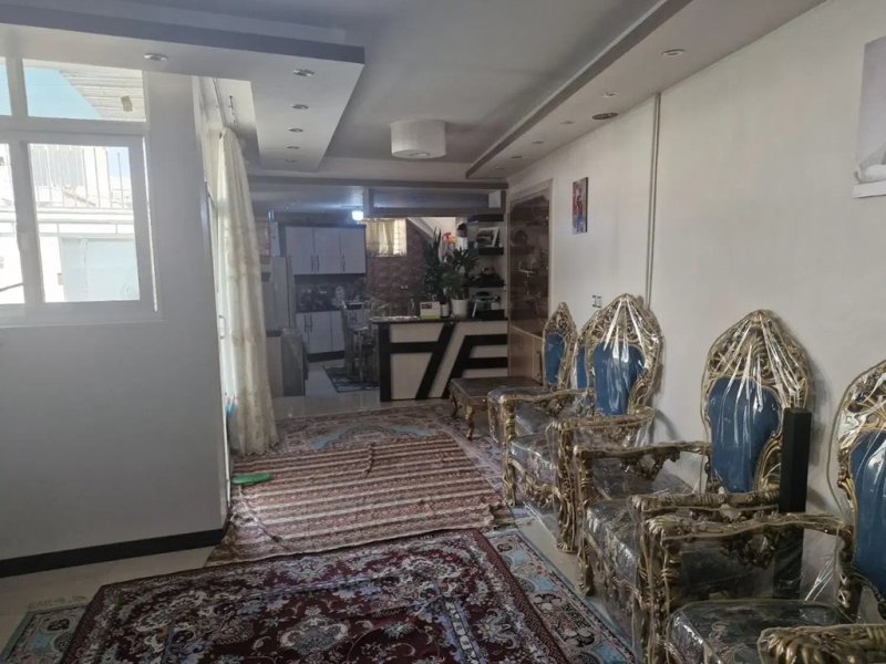 خانه 105 متری یک خوابه در شیخ طوسی غربی اصفهان13584921701