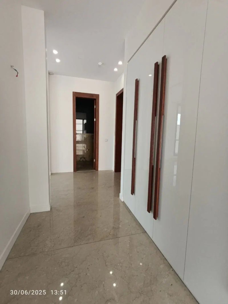 آپارتمان 400 متری چهارخوابه در فرمانیه تهران13586321786