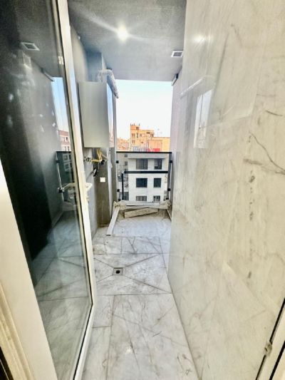 آپارتمان 121 متری سه خوابه در نیروی هوایی تهران