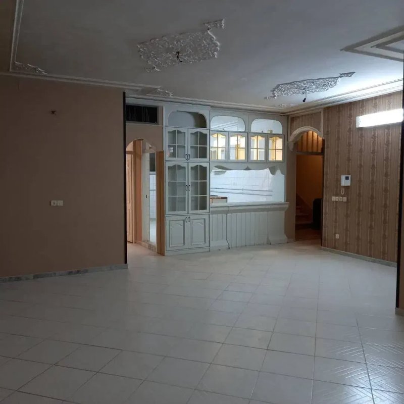 آپارتمان 110 متری دو خوابه در خواجو اصفهان13593922080