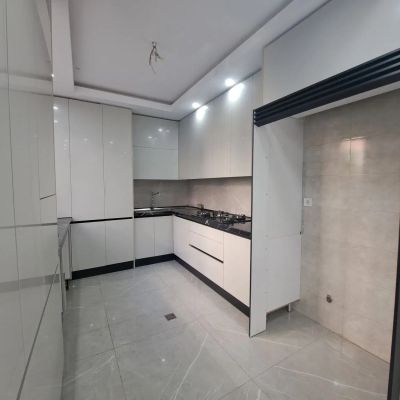 آپارتمان 105 متری دو خوابه در حشمتیه تهران