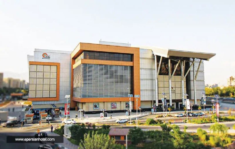 تجاری 60 متری در شهرک اکباتان تهران13610722455