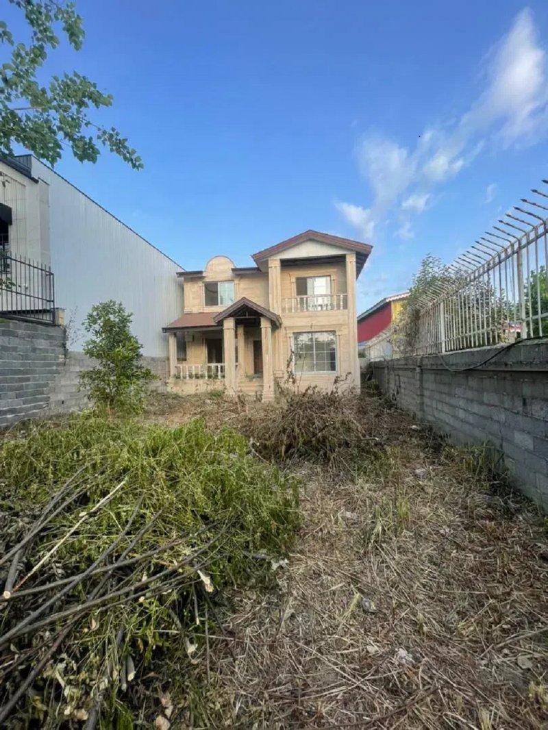 ویلا 360 متری سه خوابه در زیباکنار13607022338