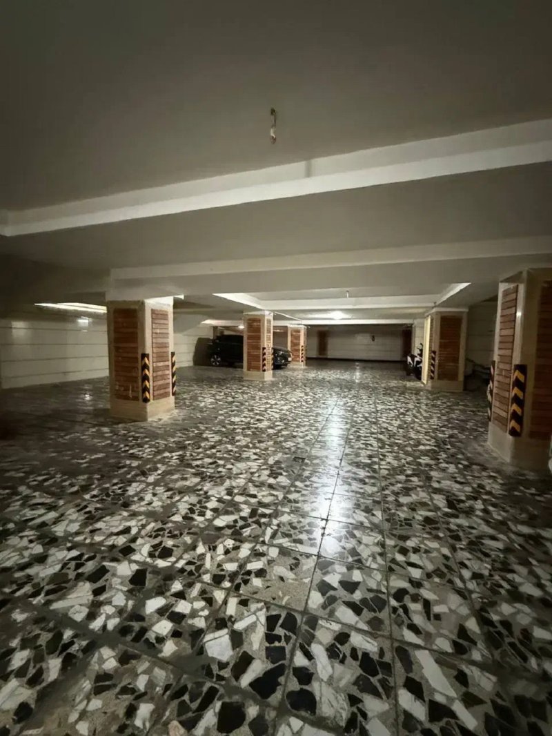 آپارتمان 212 متری پنج خوابه در میدان نماز اسلام شهر13606922336