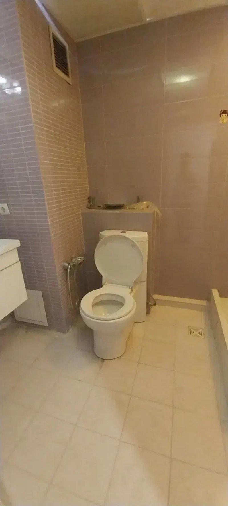 آپارتمان 141 متری سه خوابه در شهرک اکباتان تهران13609222428