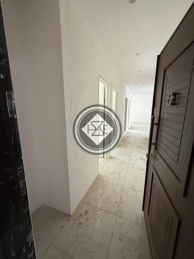 آپارتمان 212 متری پنج خوابه در میدان نماز اسلام شهر13606922331