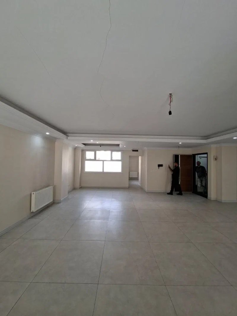 آپارتمان 160 متری سه خوابه در کوی بیمه تهران13608522382