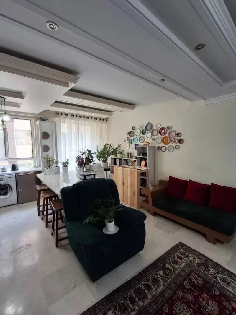 آپارتمان 94 متری دو خوابه در باغ فیض تهران13598322143