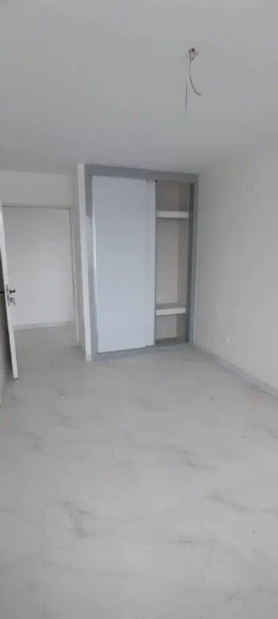 آپارتمان 110 متری دو خوابه در خیابان ارتش اصفهان