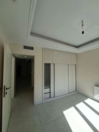 آپارتمان 160 متری سه خوابه در کوی بیمه تهران