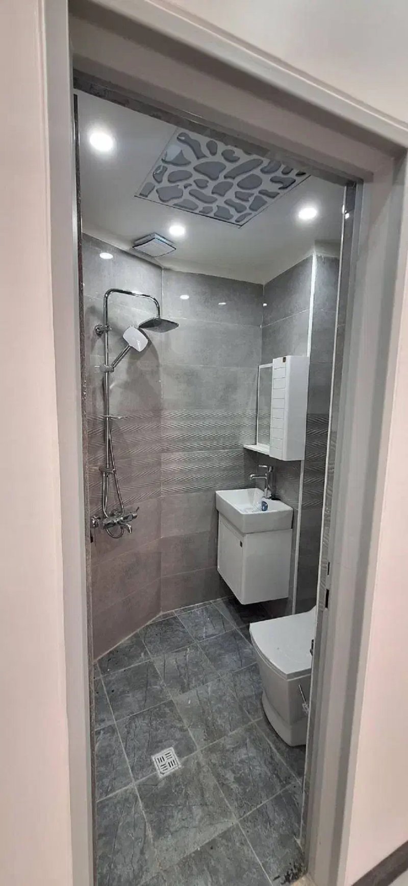 آپارتمان 89 متری دو خوابه در حشمتیه تهران13599222186