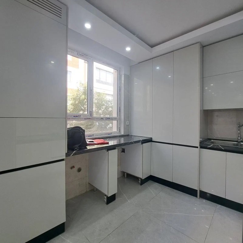 آپارتمان 105 متری دو خوابه در حشمتیه تهران13600822244