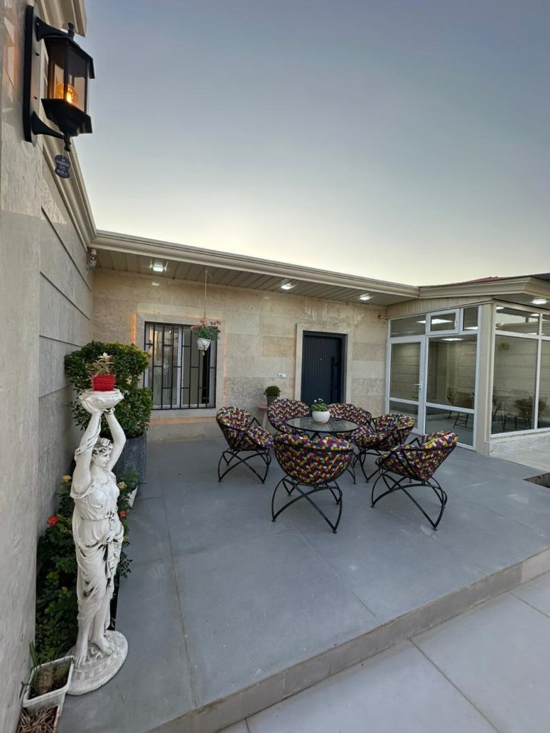 ویلا 250 متری دو خوابه در فرارت شهریار13597822140