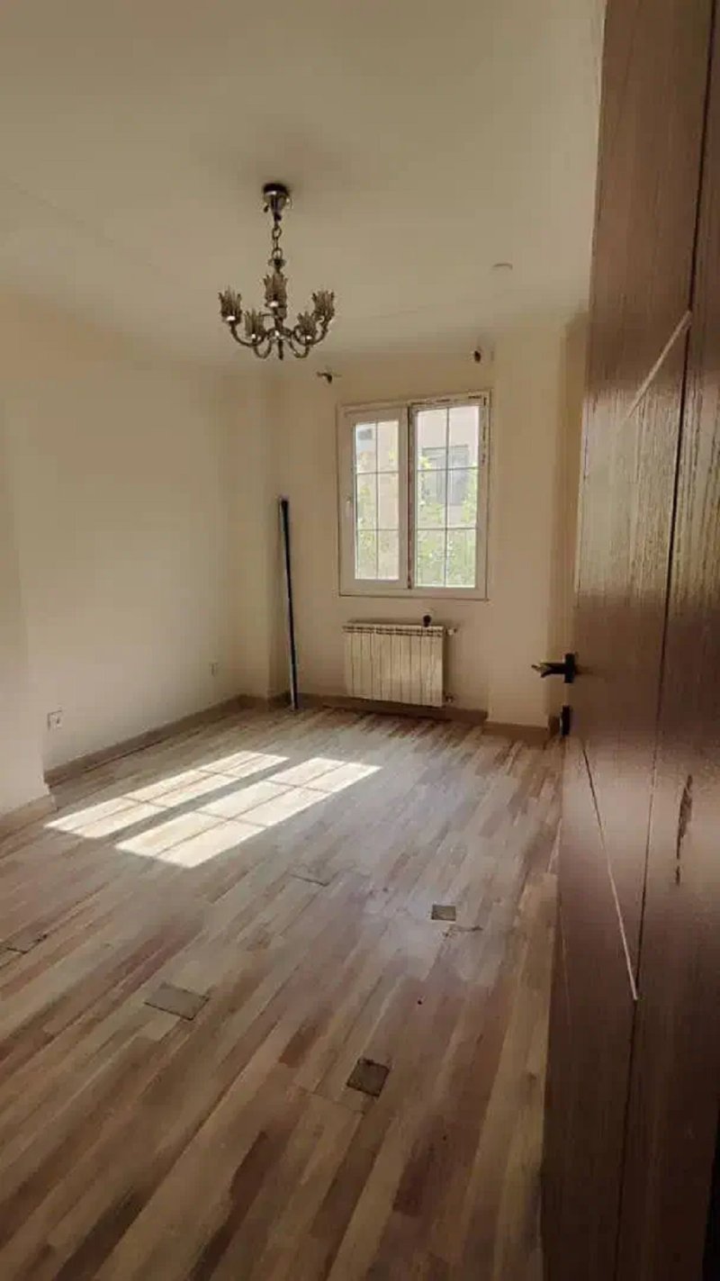 آپارتمان 95 متری دو خوابه در حشمتیه تهران13598722164