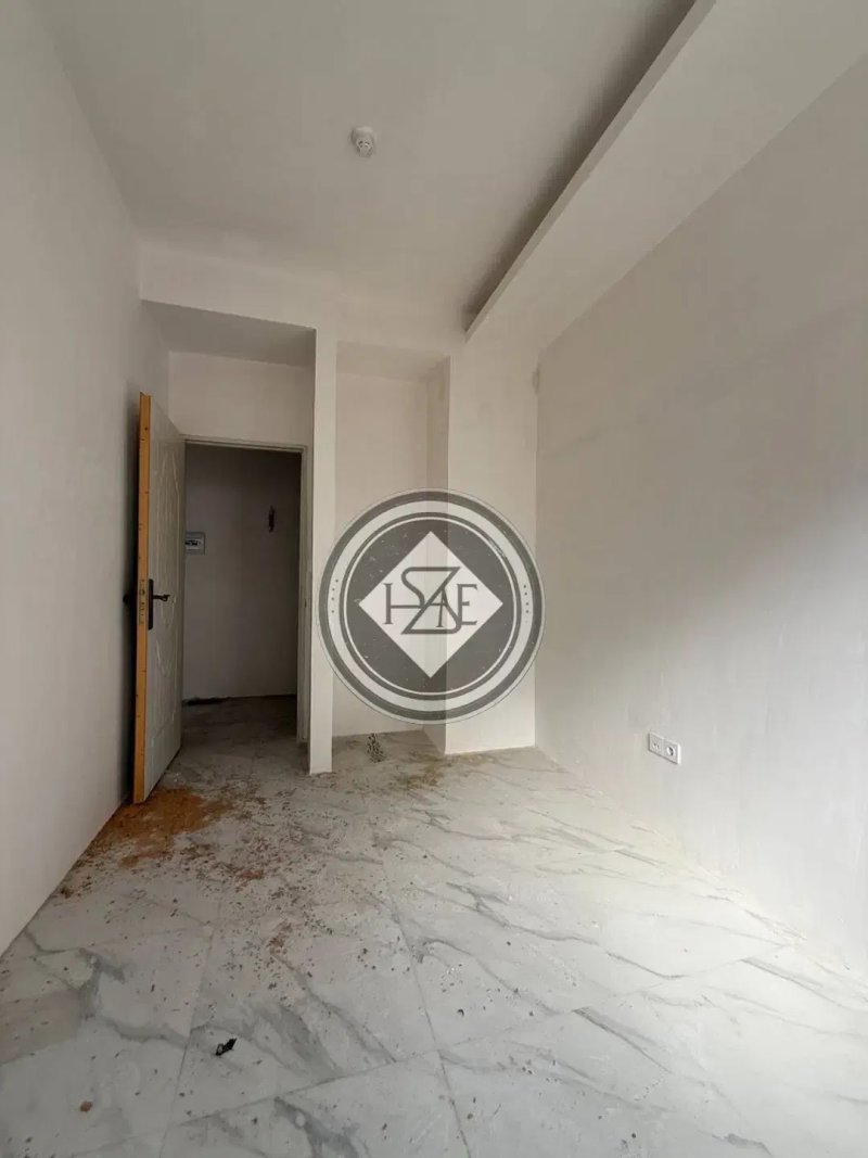 آپارتمان 212 متری پنج خوابه در میدان نماز اسلام شهر13606922327