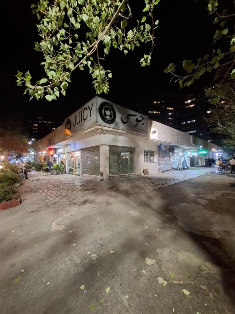 تجاری 18 متری در شهرک اکباتان تهران13607822359