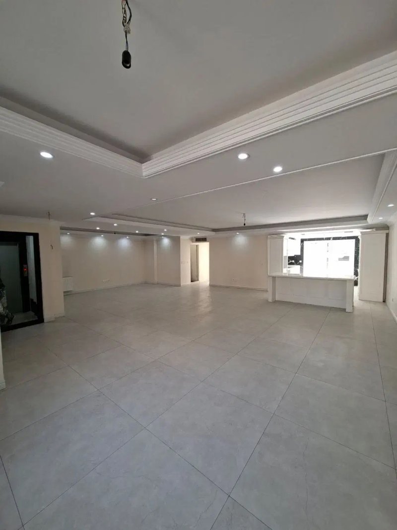 آپارتمان 160 متری سه خوابه در کوی بیمه تهران13608522383