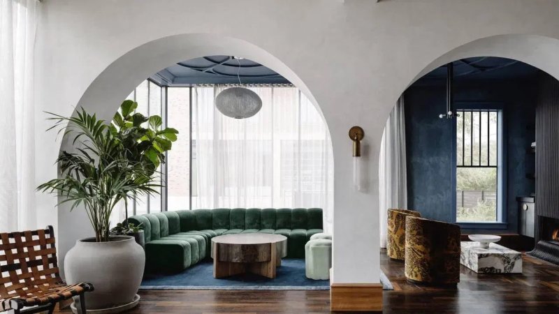 آپارتمان 140 متری سه خوابه در صادقیه تهران13610922457