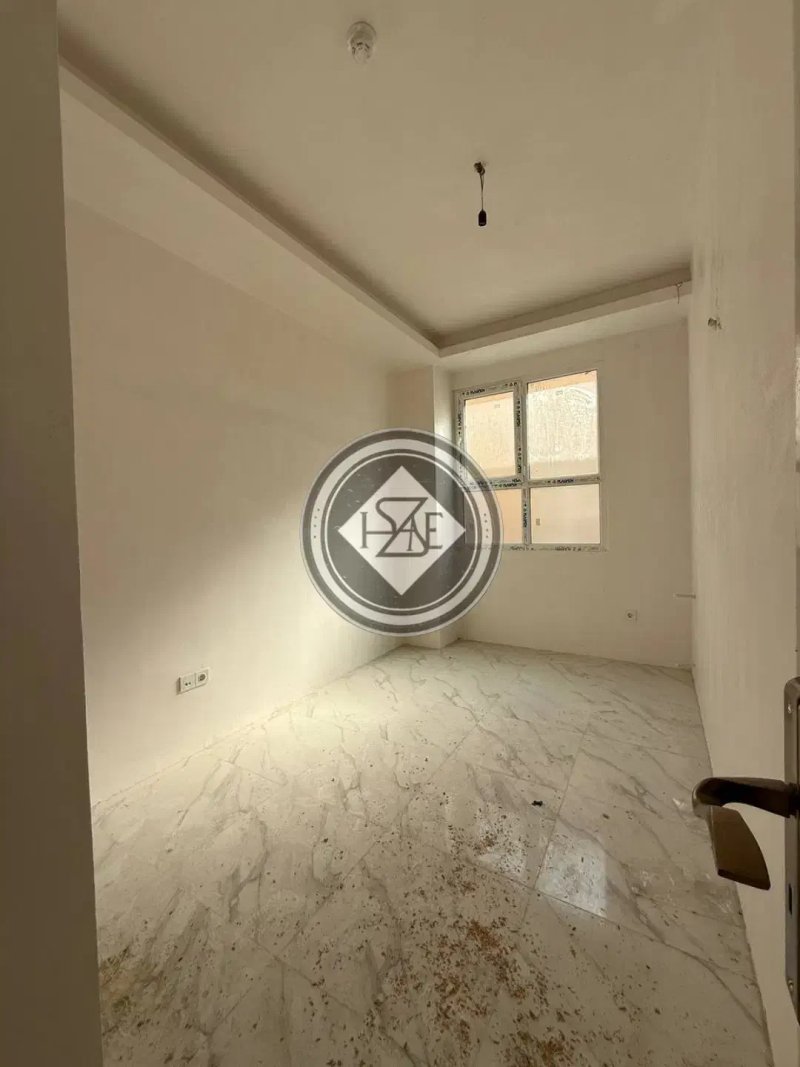 آپارتمان 212 متری پنج خوابه در میدان نماز اسلام شهر13606922323