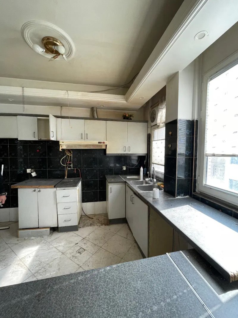 آپارتمان 92 متری دو خوابه در سید خندان تهران13612722489