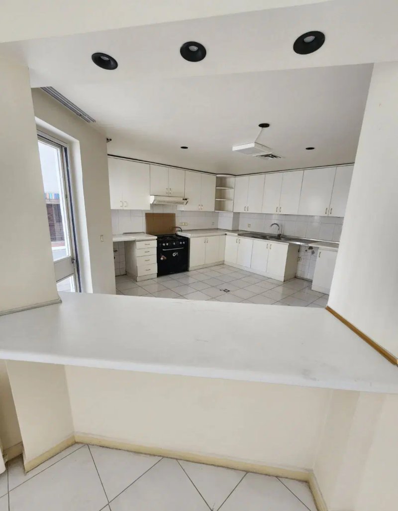 آپارتمان 204 متری سه خوابه در قیطریه تهران13617622559