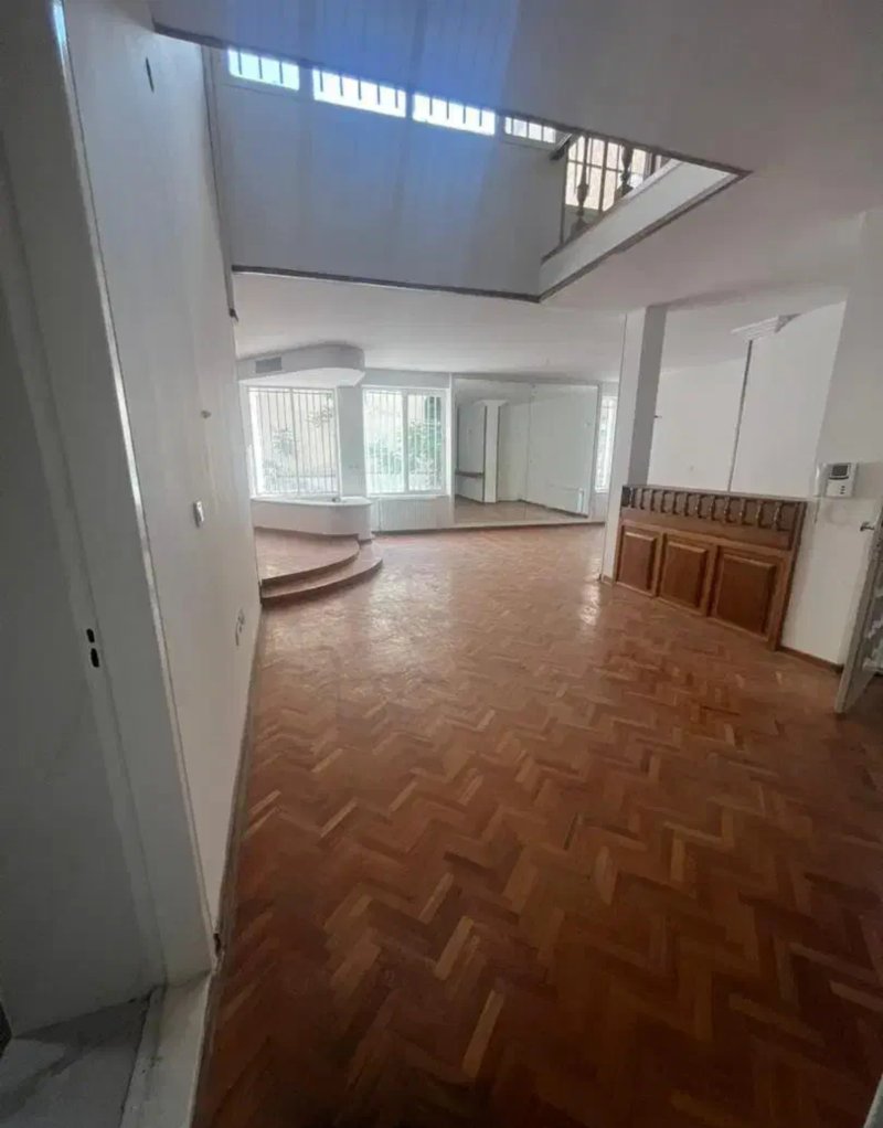 ویلا 450 متری چهارخوابه در حکمت تهران13617422552