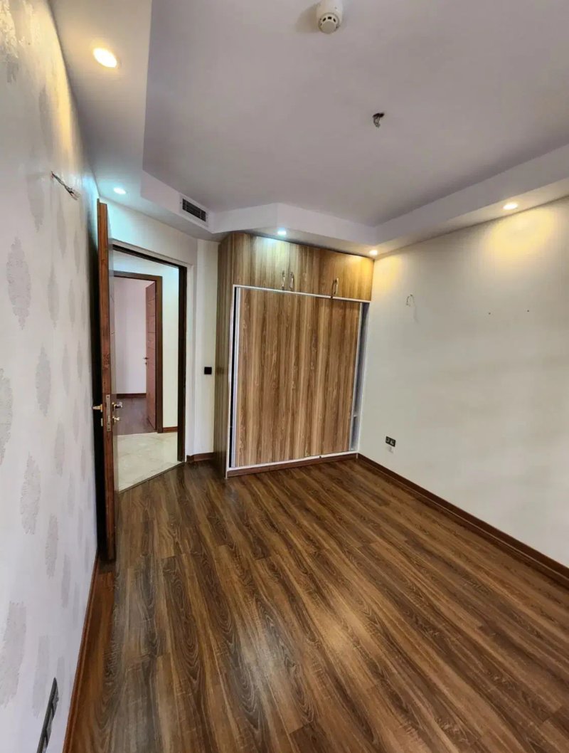 آپارتمان 173 متری سه خوابه در فرمانیه تهران13618522571