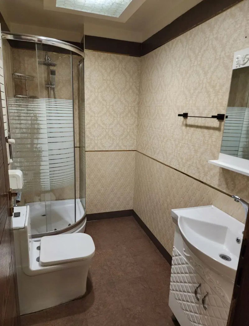 آپارتمان 173 متری سه خوابه در فرمانیه تهران13618522572