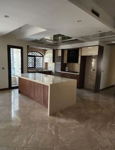 آپارتمان 173 متری سه خوابه در فرمانیه تهران