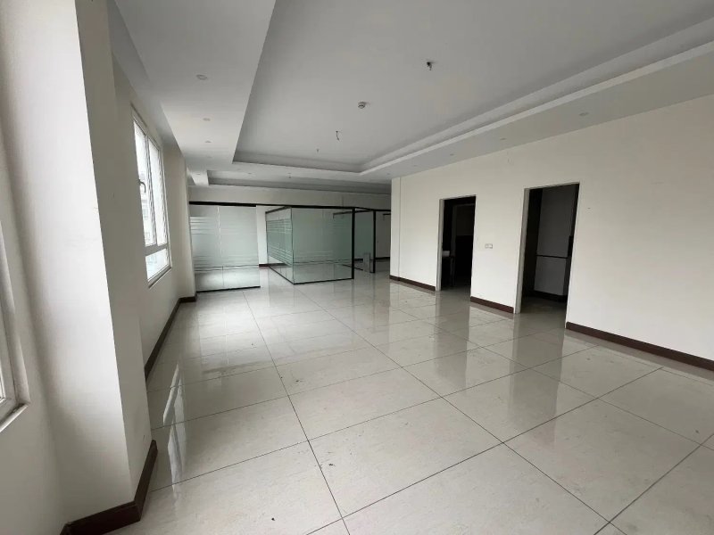 اداری 130 متری چهارخوابه در ازگل تهران13616422543