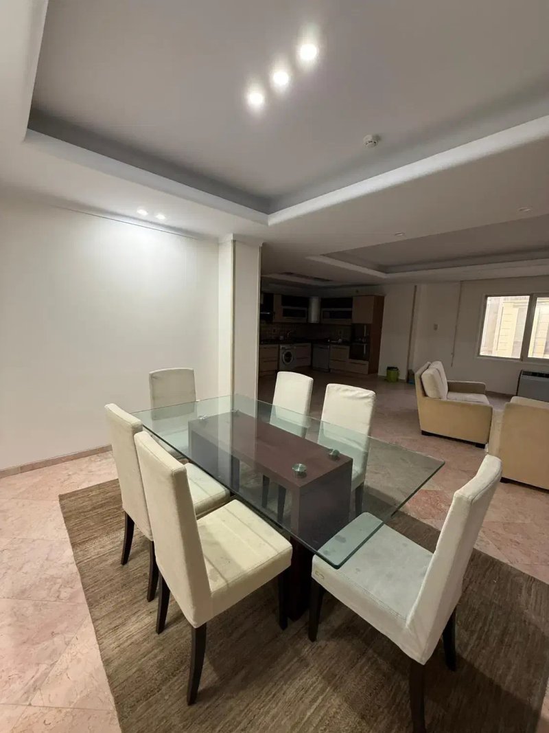 آپارتمان 190 متری سه خوابه در زعفرانیه تهران13623822738