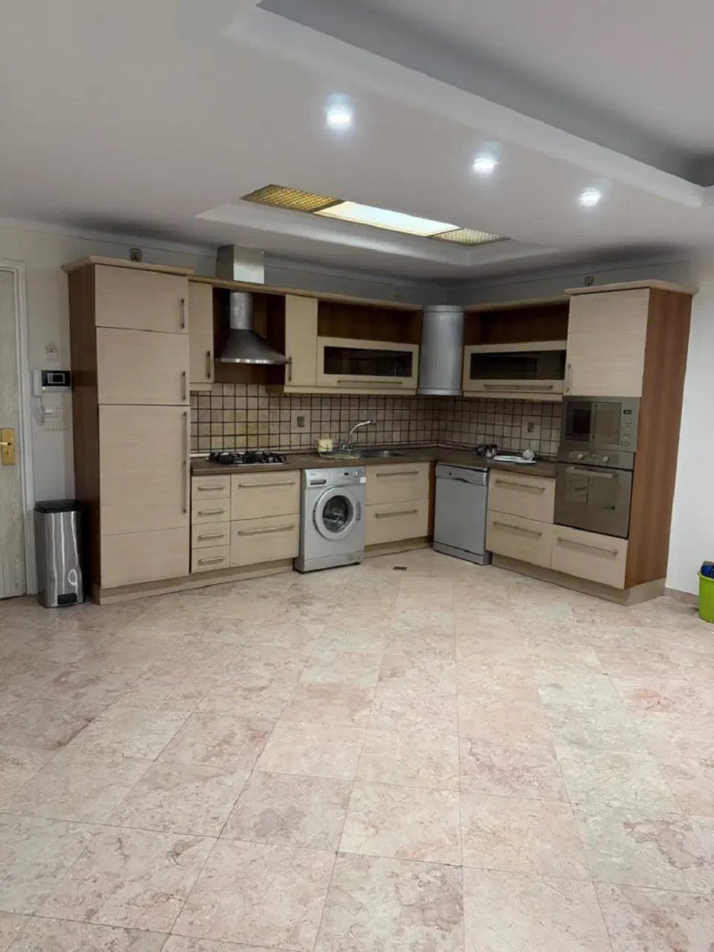 آپارتمان 190 متری سه خوابه در زعفرانیه تهران13623822735