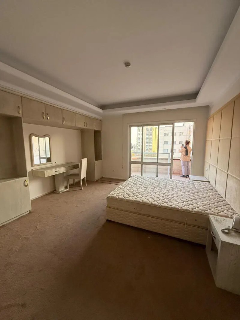 آپارتمان 190 متری سه خوابه در زعفرانیه تهران13623822737