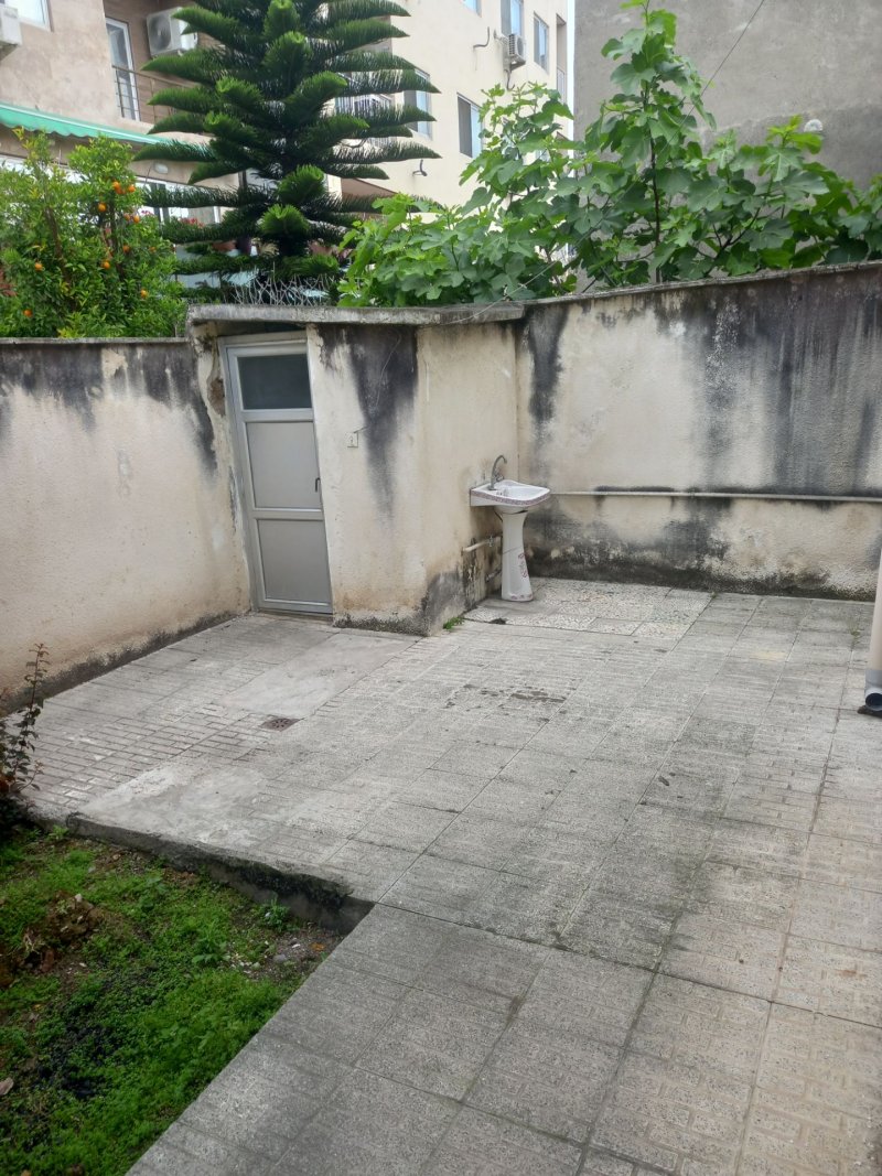 ویلا 346 متری دو خوابه در بلوار طالب آملی آمل13625622792