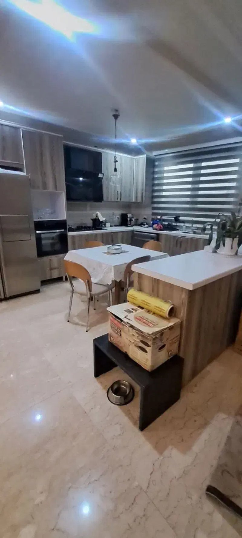 آپارتمان 160 متری سه خوابه در اندرزگو تهران13626222804