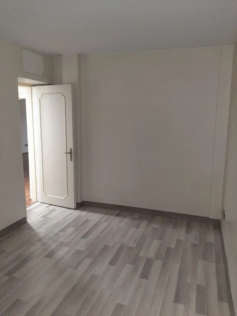 آپارتمان 105 متری دو خوابه در میدان فلسطین تهران13628822843