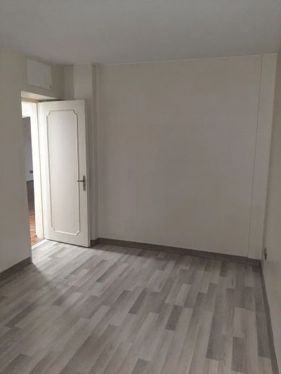 آپارتمان 105 متری دو خوابه در میدان فلسطین تهران