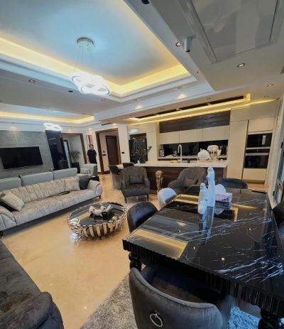 آپارتمان 135 متری دو خوابه در زعفرانیه تهران