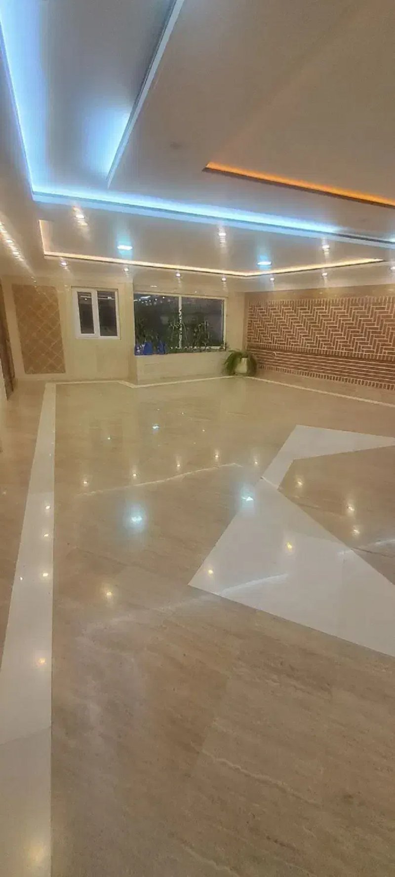 آپارتمان 160 متری سه خوابه در اندرزگو تهران13626222802