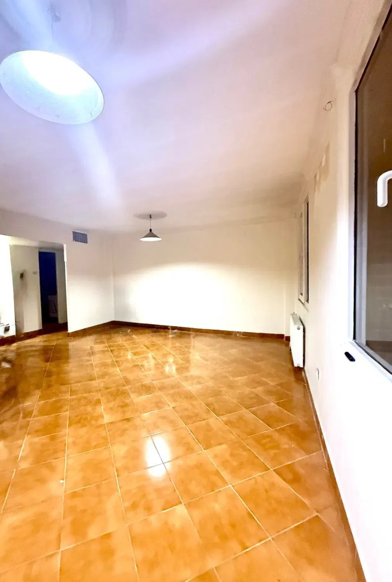 آپارتمان 98 متری دو خوابه در اسکندری تهران13625022776